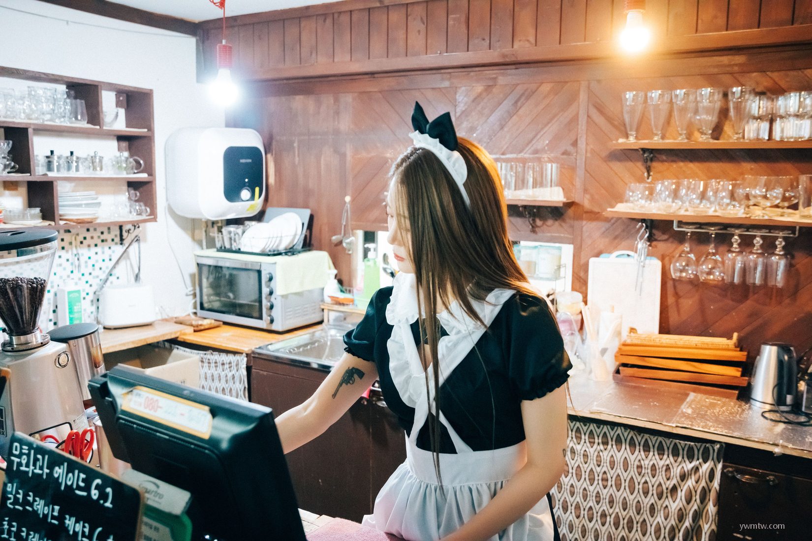 Bomi Maid [ϺLoozyд] cafe P.4